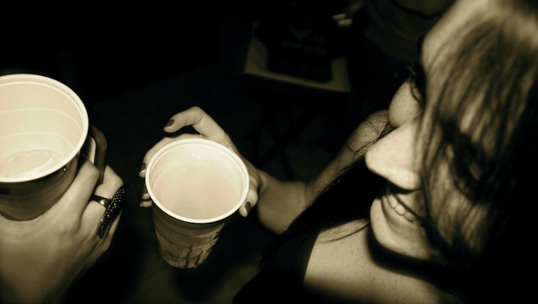 bf037503-girls-drinking-alcohol_1468331629311-404023.jpg