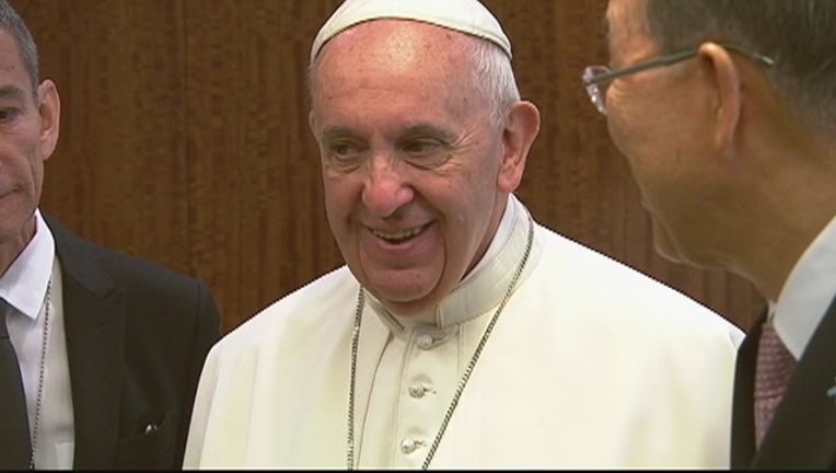 Pope_Francis_inspires_0_20151219000153-402970