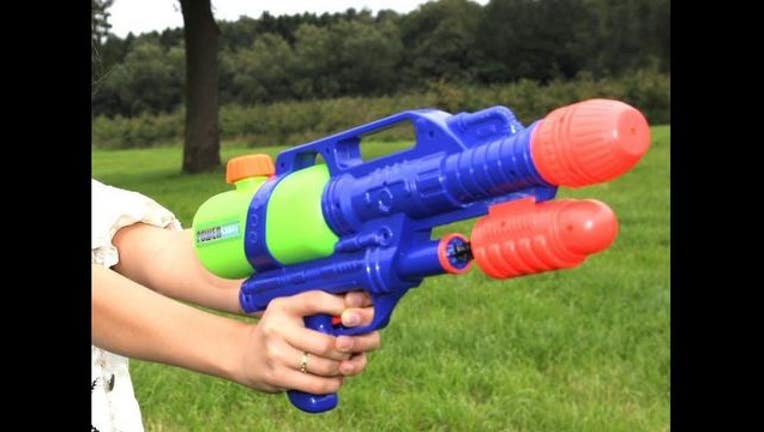 d156b3ee-water guns_1464807939688.JPG