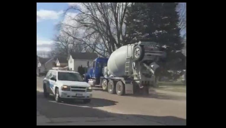 fe37f858-cement truck chase_1458514514120.JPG