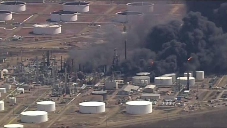 fe597882-Chopper_view_of_oil_refinery_explosion_0_20180426212956