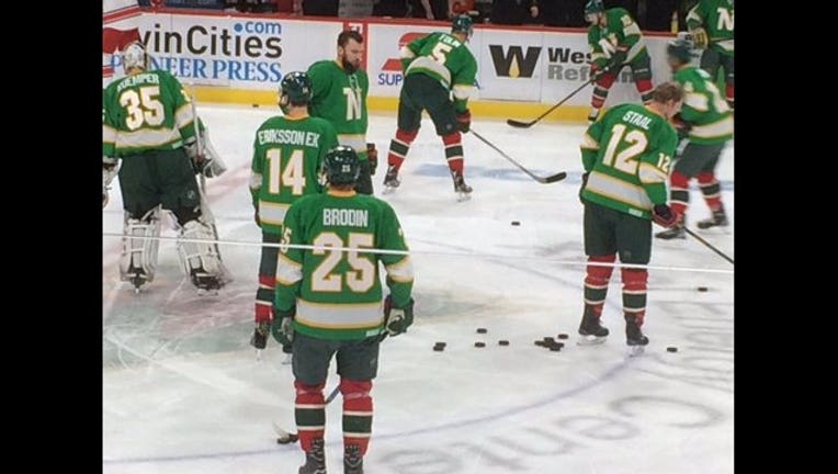 ffcf1b04-Minnesota Wild wear North Star jerseys_1491403460531.jpg
