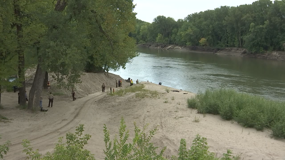 Body found near location of unoccupied boat in Minnesota River, no foul play suspected