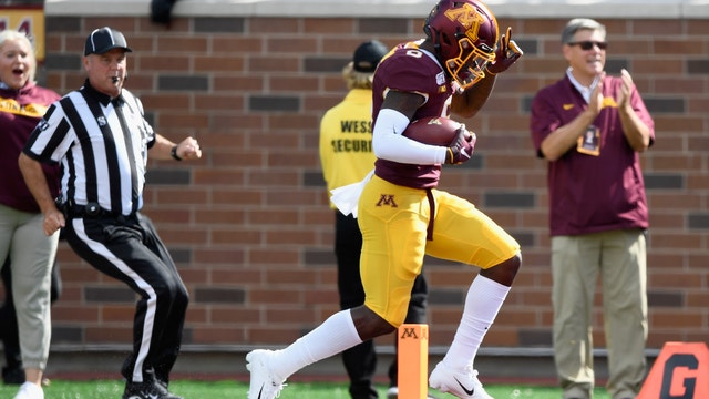 Tyler Johnson catches 3 TDs as Gophers survive scare from Georgia Southern, 35-32