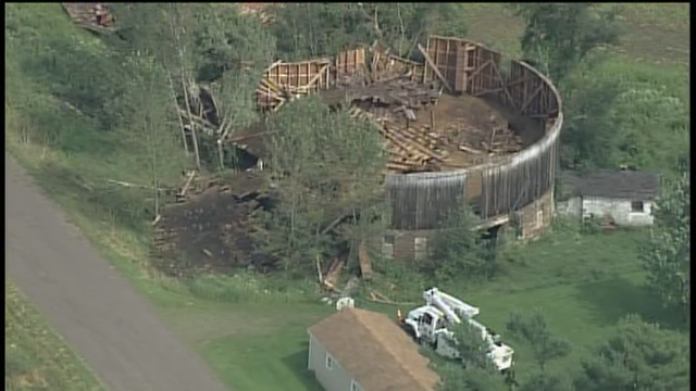 Storms down trees, rip off roofs in Minnesota, Wisconsin