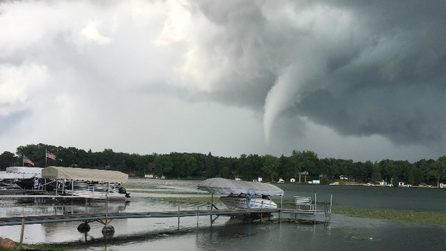 Photos capture funnel cloud near Ellendale, Minnesota