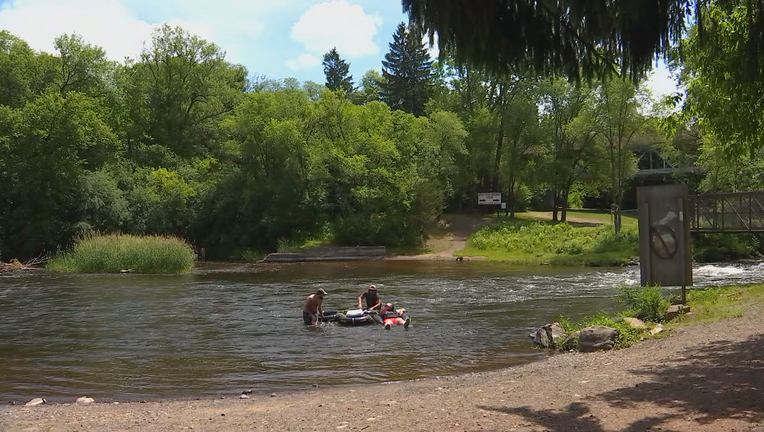 Apple River tubing