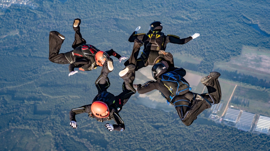 Minneapolis skydivers