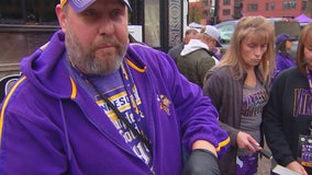 Vikings fans tailgate and then celebrate big win over Eagles