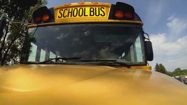Pre-Labor Day school divides rural Minnesota