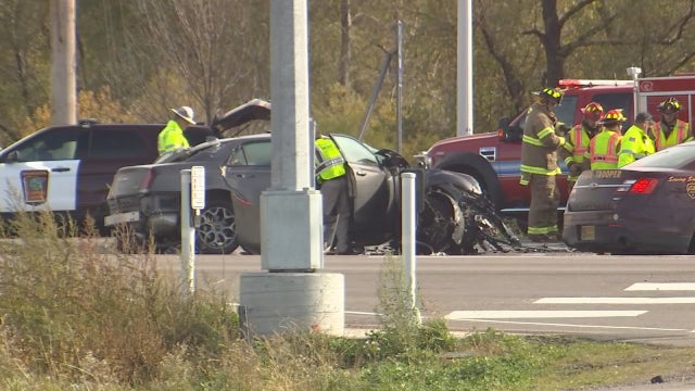 Young man dies after crashing into traffic light on Hwy 65 in East Bethel, Minn.
