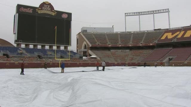 TCF Bank Stadium preps for frigid temps during Vikings-Seahawks game
