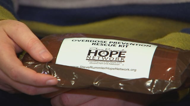 University of Minnesota medical students get training to use overdose rescue kits