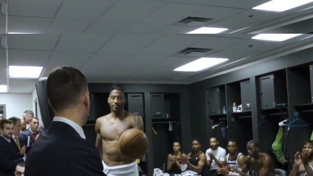 T-Wolves players give game ball to Coach Ryan Saunders after win on anniversary of father's death