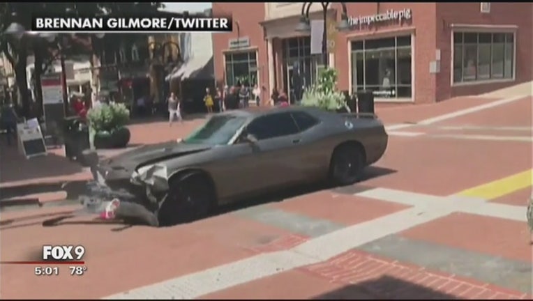 1ee76f5f-Violent_protests_in_Charlottesville_leav_0_20170812222530