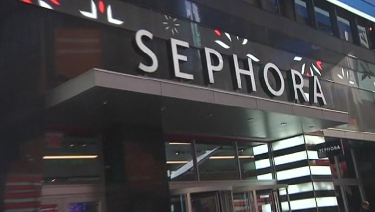 449f3a45-Woman_sues_Sephora__claims_lipstick_samp_0_20171102155152-407068