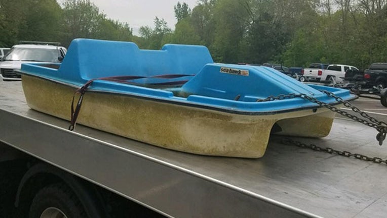 8db1a599-chisago lake boat float_1559246559956.jpg.jpg
