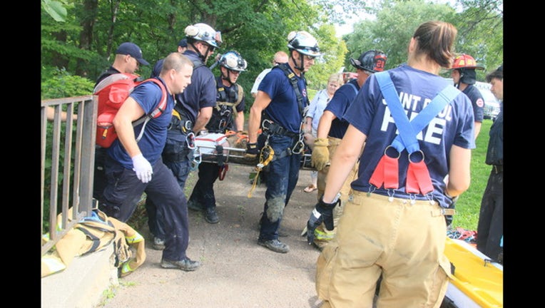 e981aec1-Mississippi River Bluffs hiker rescue