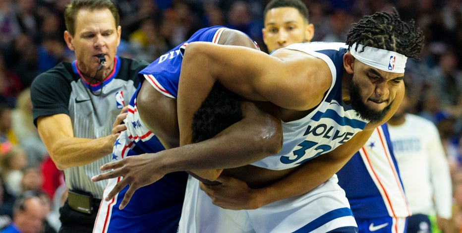 towns-embiid-fight.jpg