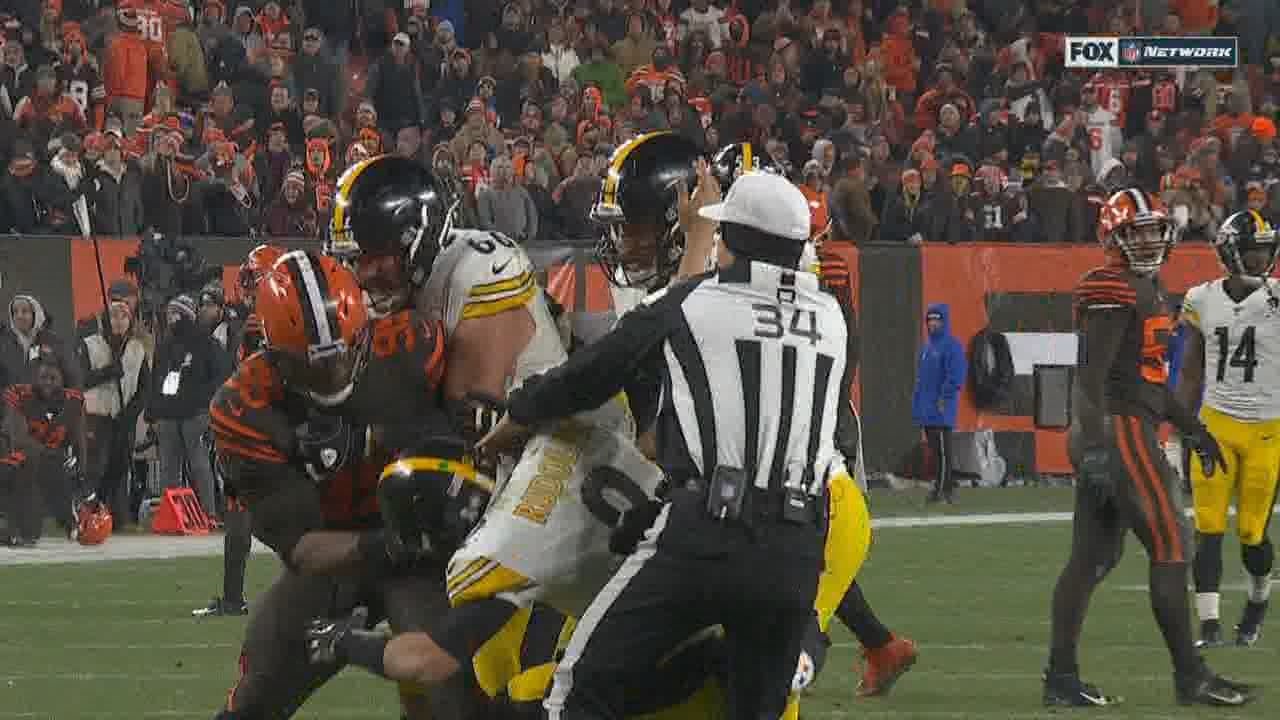 Steelers-Browns game ends in helmet-swinging brawl