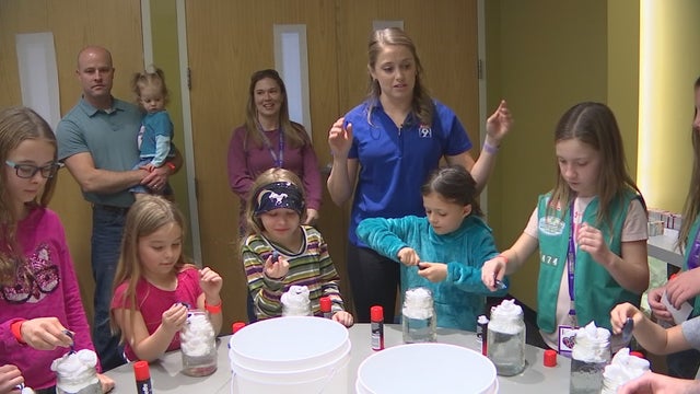 Girls, Science, and Technology: Girls test out experiments at the Minnesota Science Museum