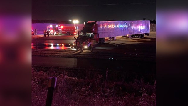 2 killed in crash involving semi truck in Apple Valley, Minn.