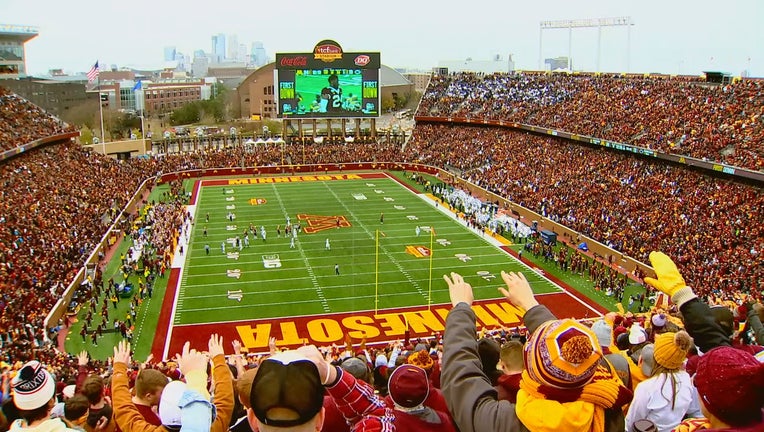 Gophers fans in crowd