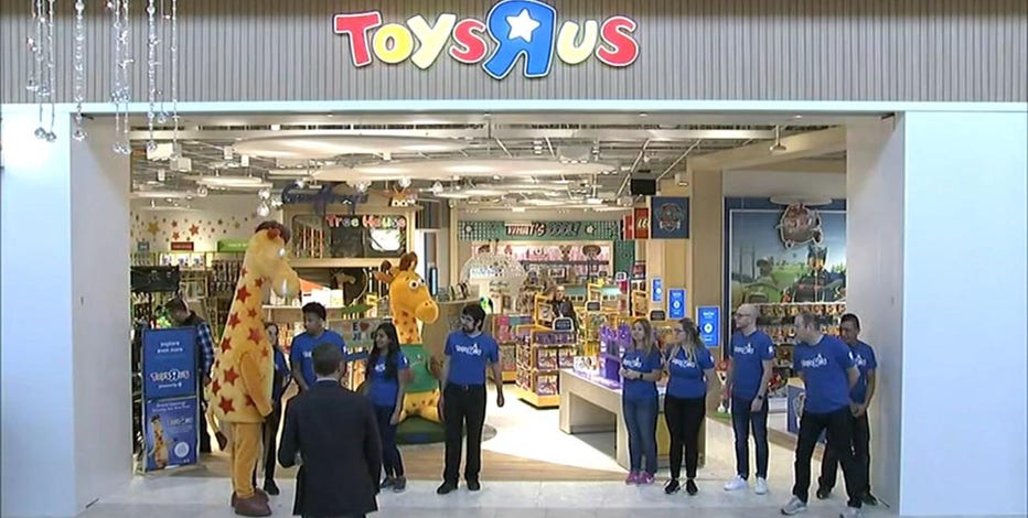 Toys 'R' Us Returns, Opens First Location In Paramus At Westfield Garden  State Plaza