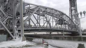 Duluth's Lift Bridge stuck in down position due to weight of ice buildup