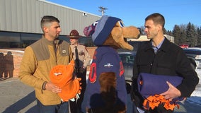 Twins pitchers donate 50 blankets to Minnesota State Patrol to keep kids warm at crash scenes