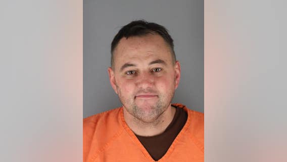 Charges: Man smashes windows to vehicles belonging to father, Somali man