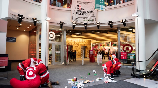 Santa-clad Greenpeace protesters at Minneapolis Target ask store to ditch single-use plastics