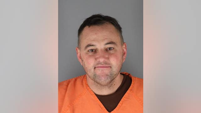 Charges: Man smashes windows to vehicles belonging to father, Somali man