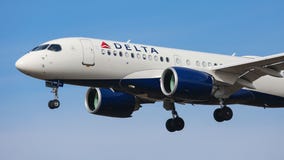 Delta cancels over 100 flights, opens some middle seats