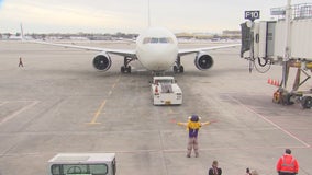 Vikings team, fans get special sendoff to San Francisco for playoff game