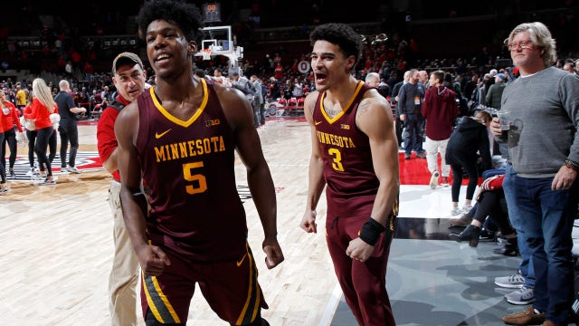 Carr hits late 3, Gophers win at Ohio State 62-59
