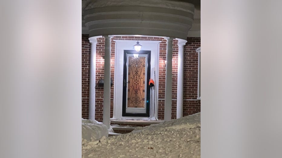 A Grand Rapids, Minn. house leaves two hockey sticks out to honor a late 9-year-old hockey player.