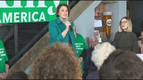 Klobuchar returns to Iowa for last-minute blitz before Monday's caucus