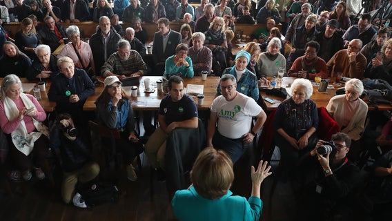 Klobuchar's closing argument in Iowa: I can win