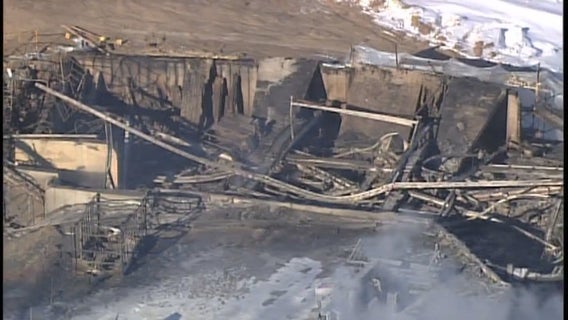 Lake Minnetonka fire complicated by no fire hydrants, freezing temps