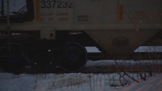 Railroad workers rescue cold, missing 5-year-old girl along tracks in St. Paul