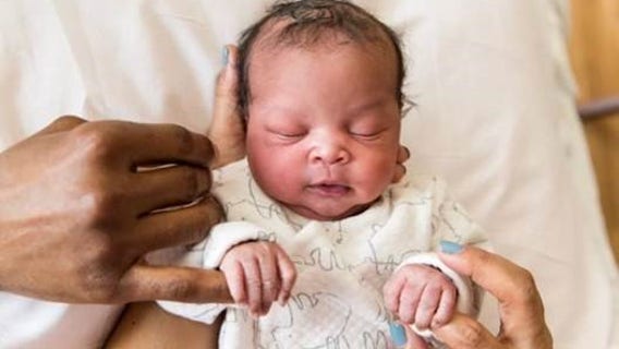 St. Paul Mayor Carter celebrates birth of sixth child
