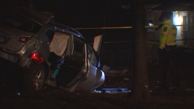 Woman killed after vehicle hits tree along Olson Memorial Highway in Minneapolis