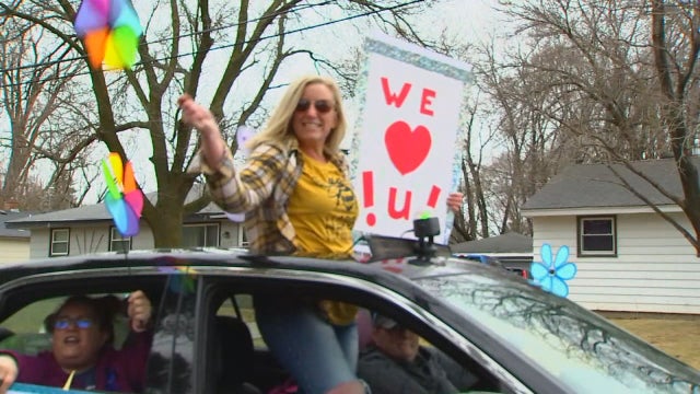 Friends show support from afar for Minneapolis woman isolated in hospice care with cancer