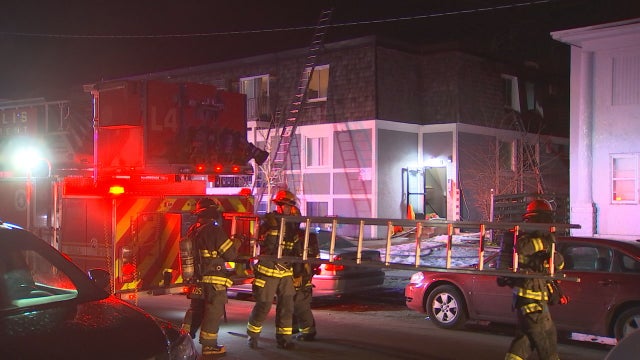 1 rescued from balcony during Minneapolis apartment fire
