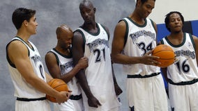 Wally Szczerbiak says Kevin Garnett deserves to have his number retired by Wolves
