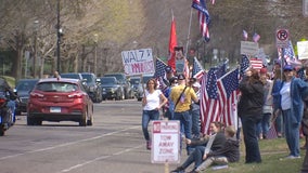 Group rallies outside Minnesota governor's residence, calling for state to reopen