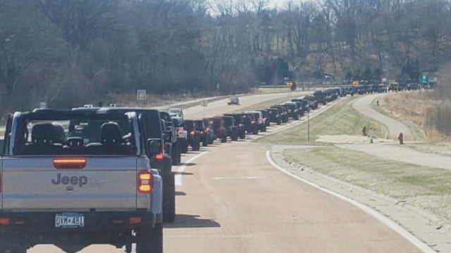 Jeep club rolls deep to cheer up Minnesotans during pandemic