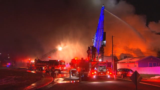 Crews responding to fire at business complex in St. Paul, Minnesota