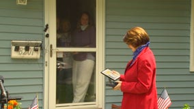 Sen. Amy Klobuchar honors veteran's family with Bronze Star he never received